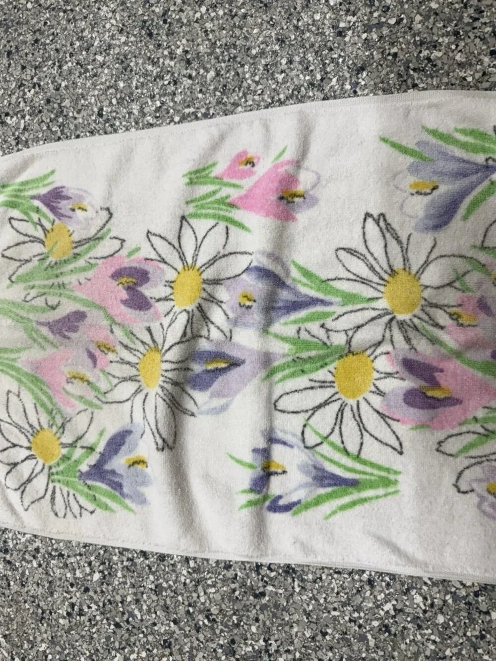 Vintage Springmaid White Hand And Bath Towel Wildflowers Daisy Iris Shabby Chic
